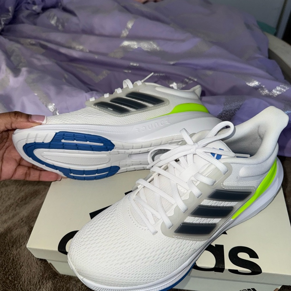 Adidas GRADE SCHOOL BOYS White Running Shoes BRAND NEW WITH BOX & TAGS
